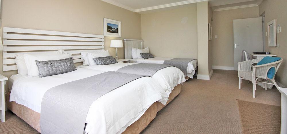 61 On Camps Bay Bed and Breakfast Kapstaden Exteriör bild