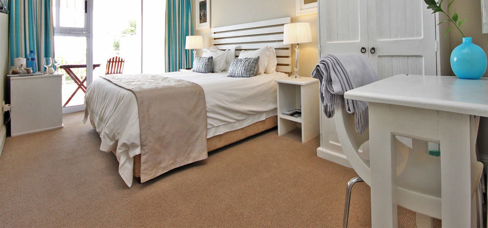 61 On Camps Bay Bed and Breakfast Kapstaden Exteriör bild