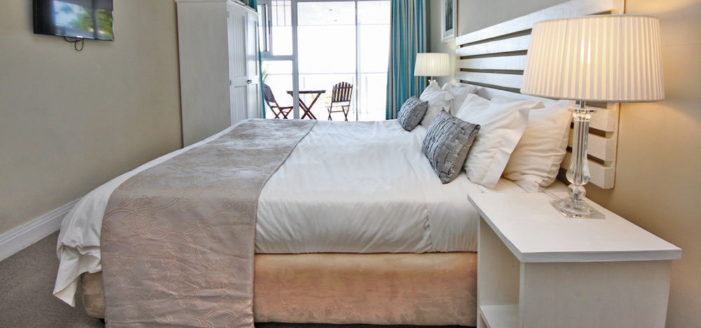 61 On Camps Bay Bed and Breakfast Kapstaden Exteriör bild