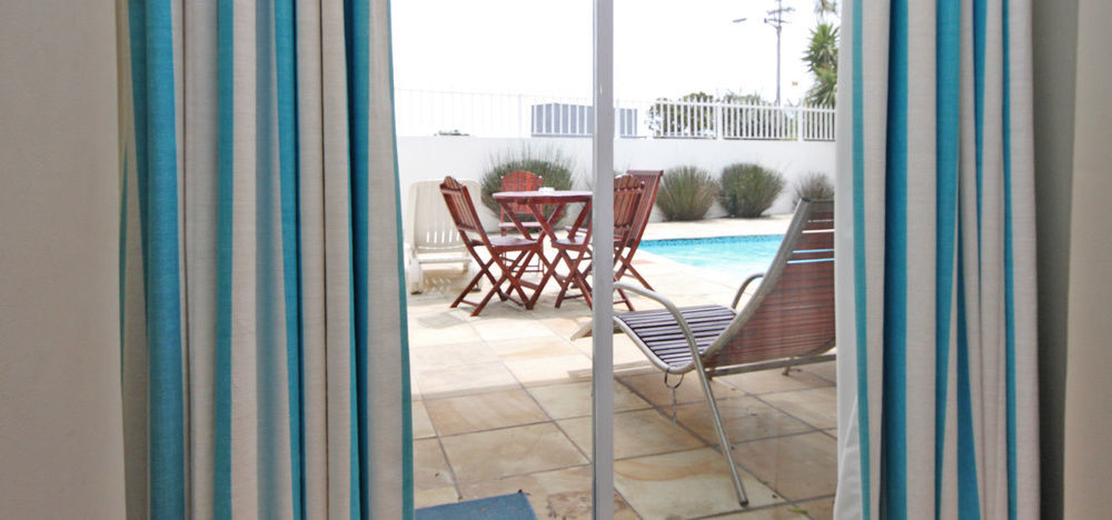 61 On Camps Bay Bed and Breakfast Kapstaden Exteriör bild