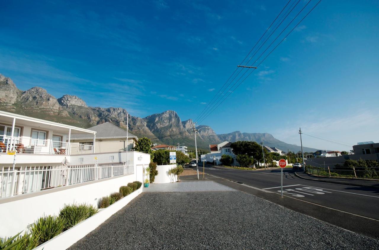 61 On Camps Bay Bed and Breakfast Kapstaden Exteriör bild
